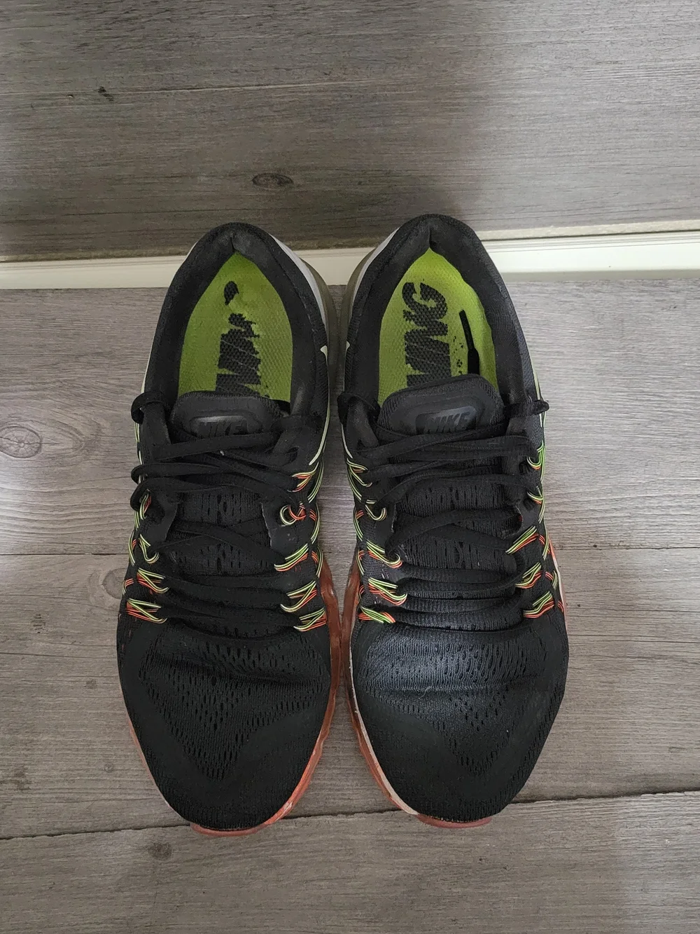 Nike Air Max 2015 Size 9.5 Black Volt Hot Lava 698902-007 Shoes